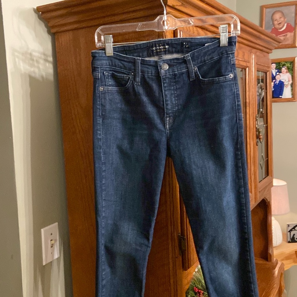 Womens barely worn Lucky Brand skinny jeans . Size 4/27